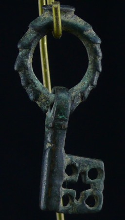 Médiéval - Clé en bronze - 12ème / 15ème siècle