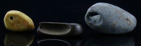 Néolithique - Lot de 3 pendentifs en pierre