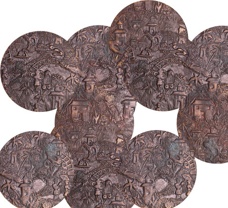 Lot de 5 boutons en bronze et laiton - Décors japonais - 18ème siècle