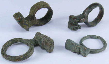 Romain - Lot de 4 clefs en bronze - 1er-4ème siècle ap. J.-C.