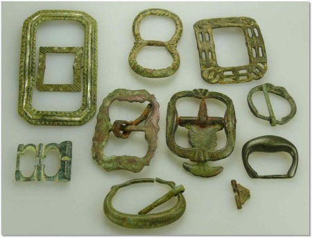 Epoques diverses - Lot de 10 boucles de ceintures en bronze.